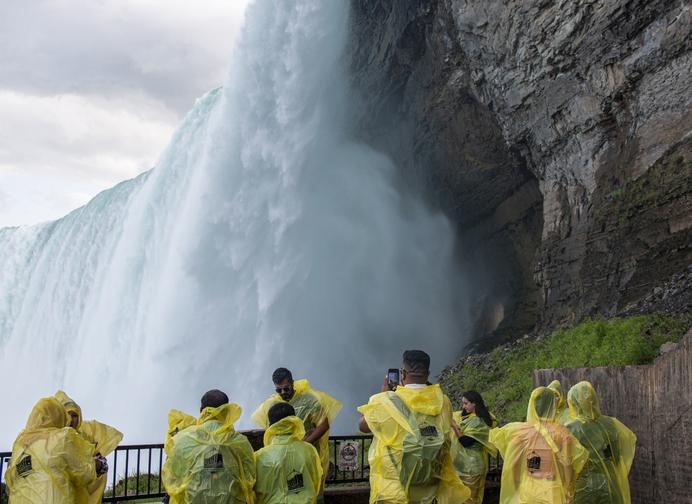 Toronto To Niagara Falls Day Tour (Small Group Tour. Boat Cruise & Wine ...