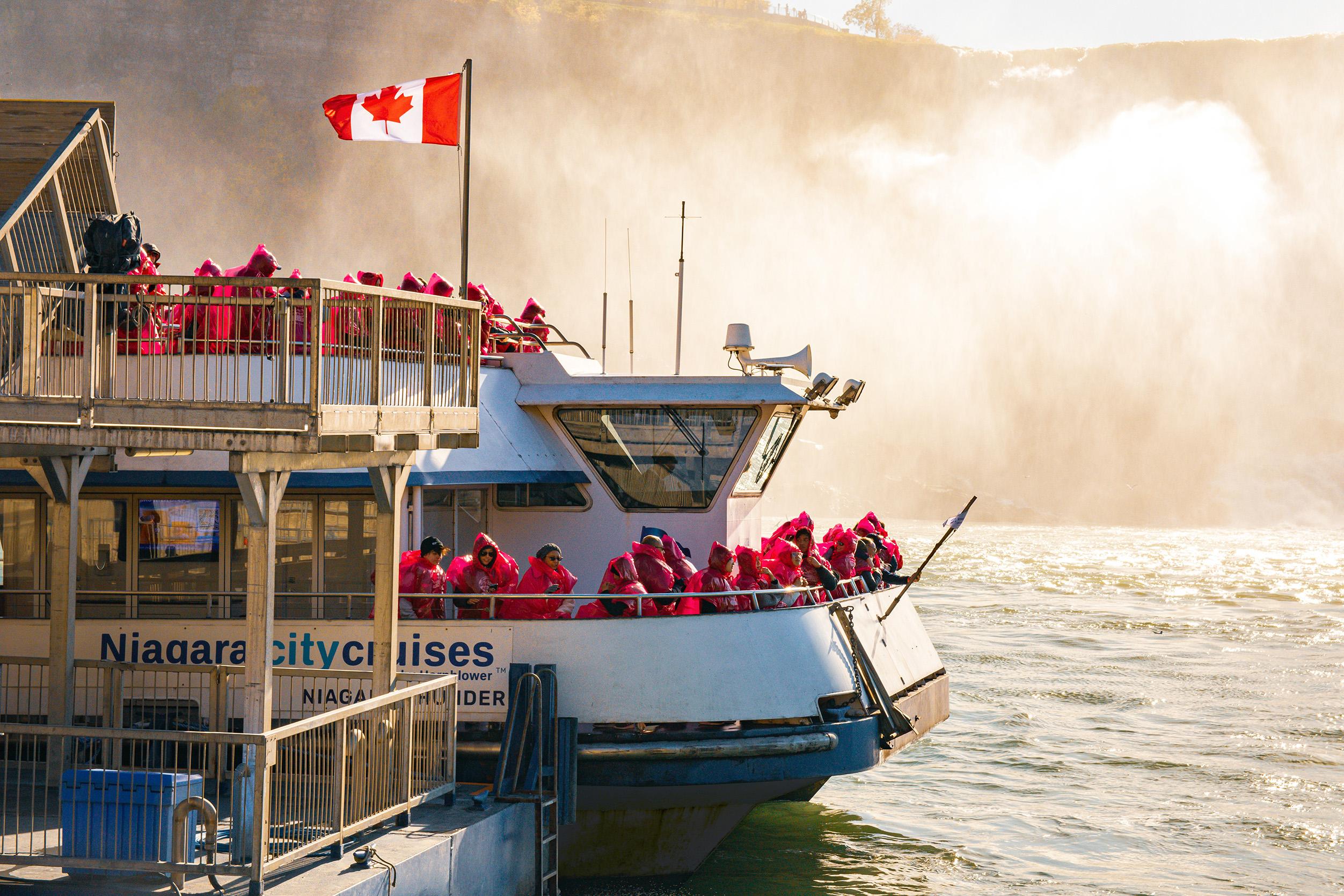 Voyage to the Falls Boat Tour – Tickets & Online Booking | TourBeez